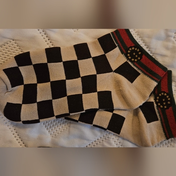 ๐NWOT Designer Patterned Womens And Men's Socks Set - Brown Cream TWO PAIRS๐ - Picture 3 of 4